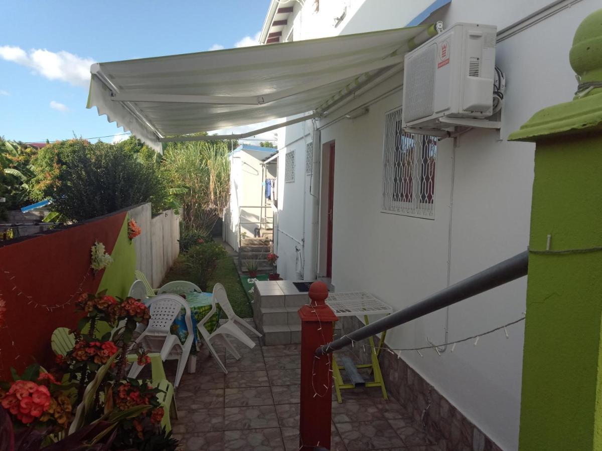 La Casa Binecha Avec Jacuzzi Villa Baillif Kültér fotó